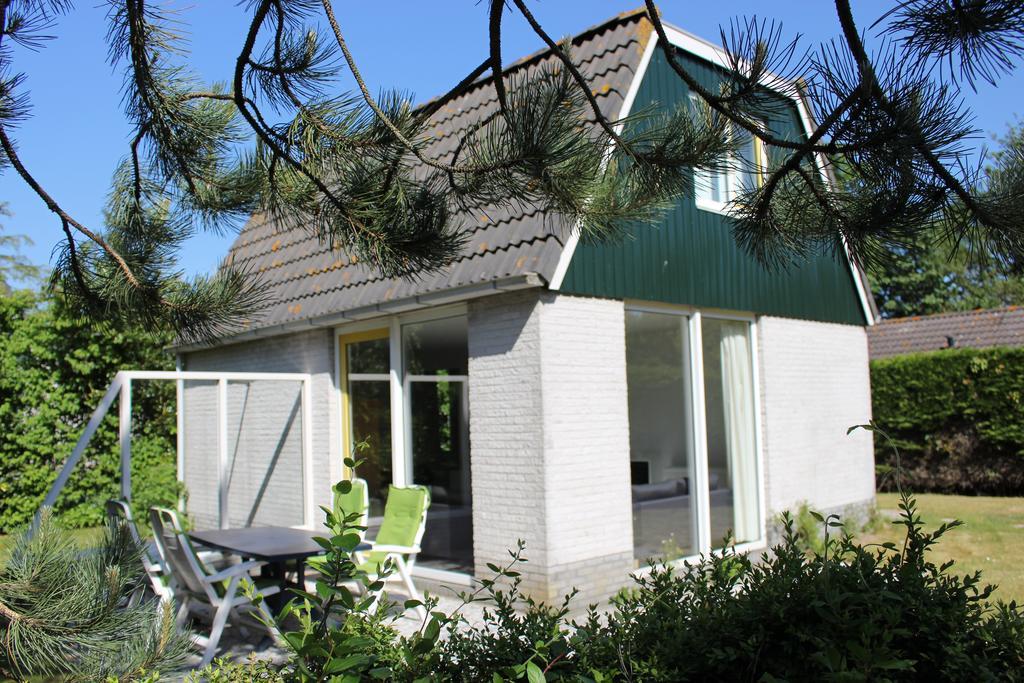 Bungalows - Bungalowpark Mooyeveld - Uniek Gelegen In De Duinen! Егмонт-Бинен Екстериор снимка