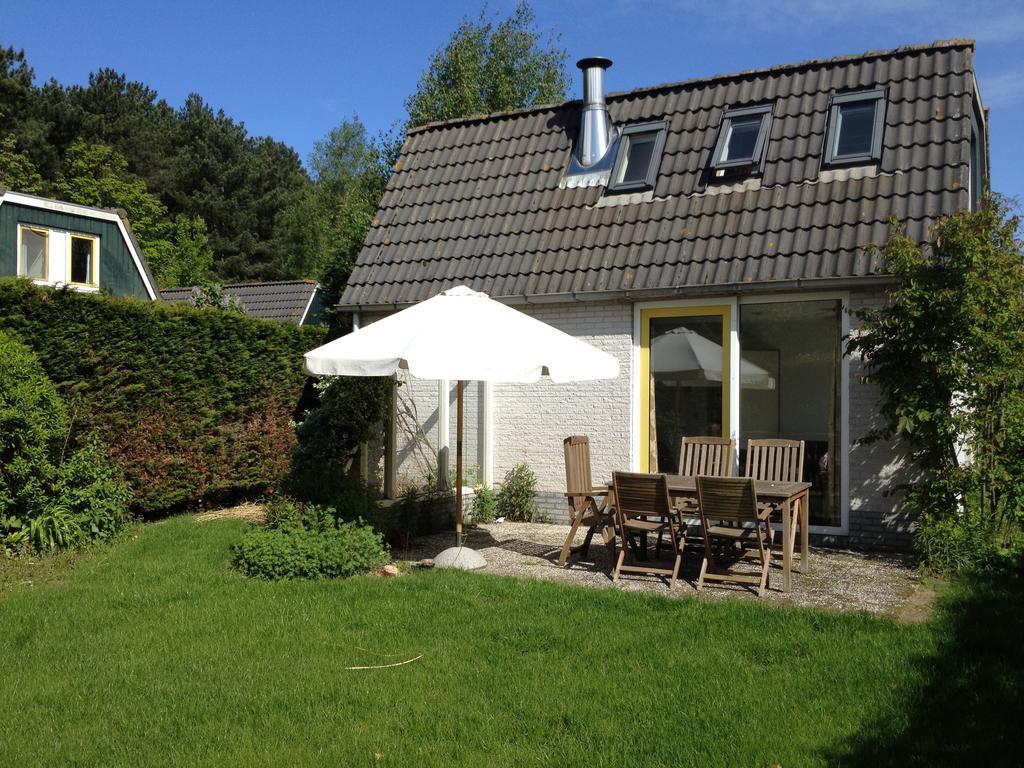 Bungalows - Bungalowpark Mooyeveld - Uniek Gelegen In De Duinen! Егмонт-Бинен Стая снимка